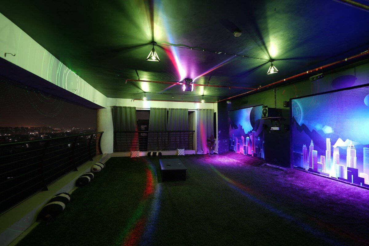 Skyline Suite Private Pool on 17th Floor Indore