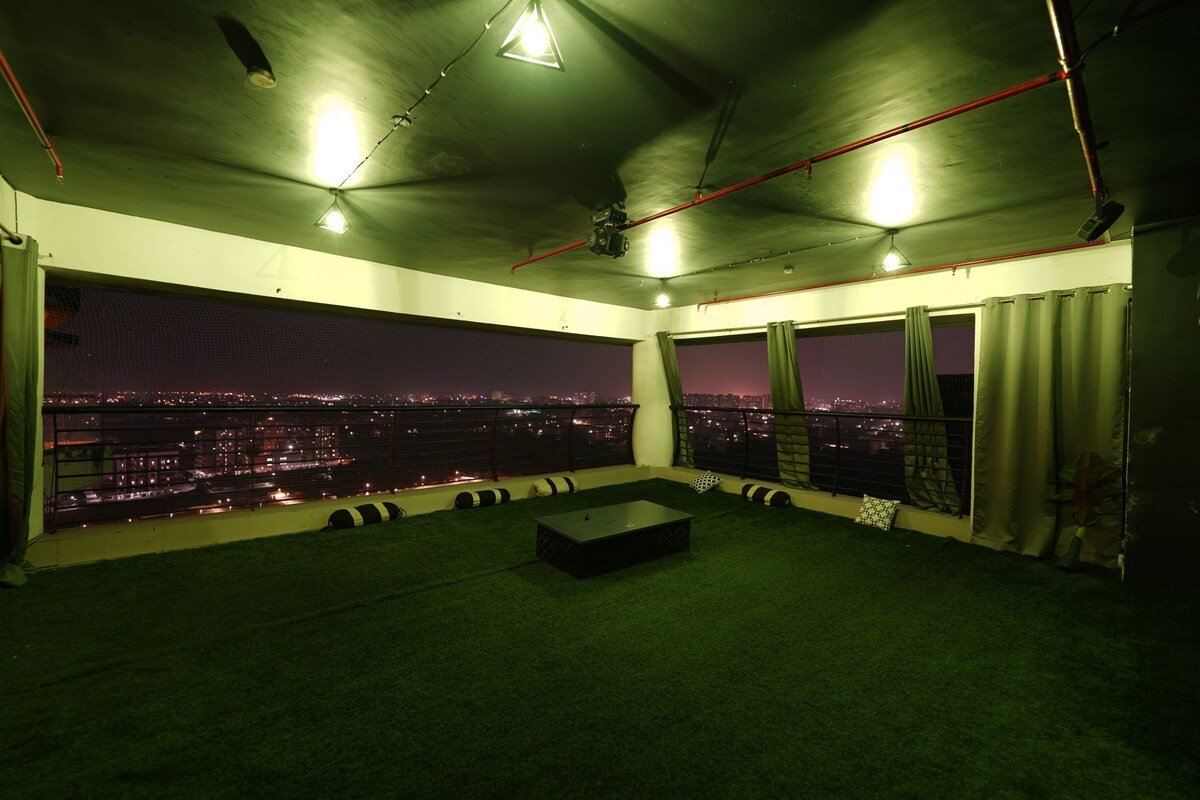 Skyline Suite Private Pool on 17th Floor Indore