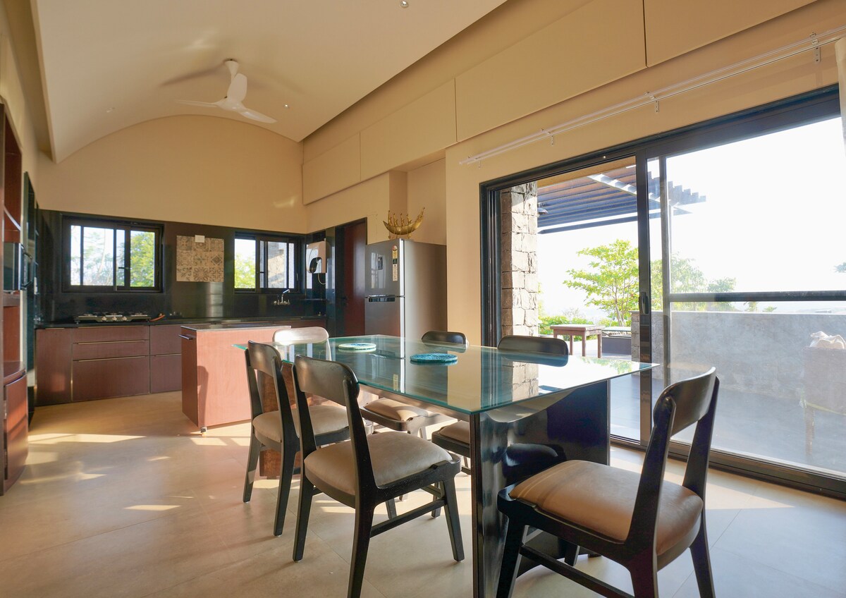 Amaltas Villa Pune