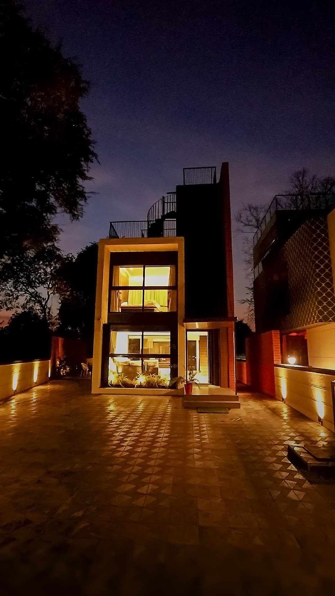 Tamarind Courtyard House Uttan