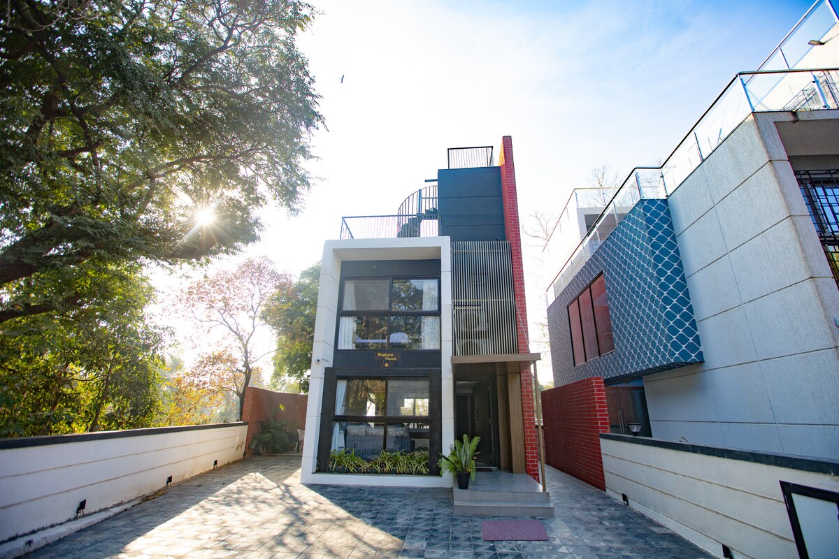 Tamarind Courtyard House Uttan