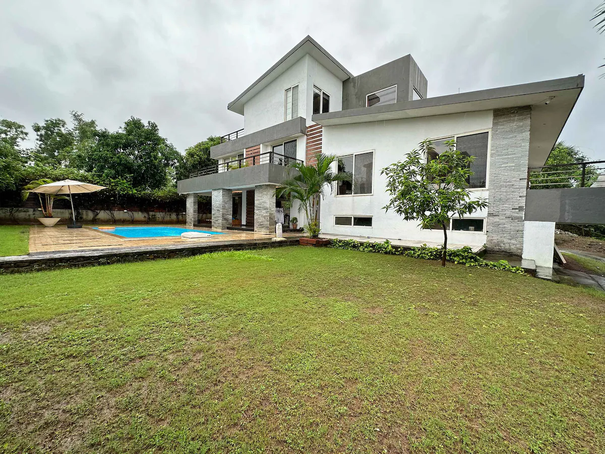 Gorai beach 4 BHK villa Seaview Soiree