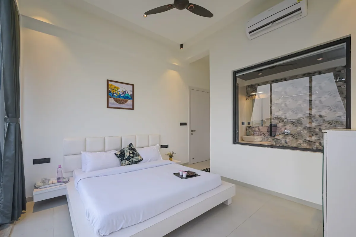 RE Treat 6BHK Luxury Pool Villa Lonavala
