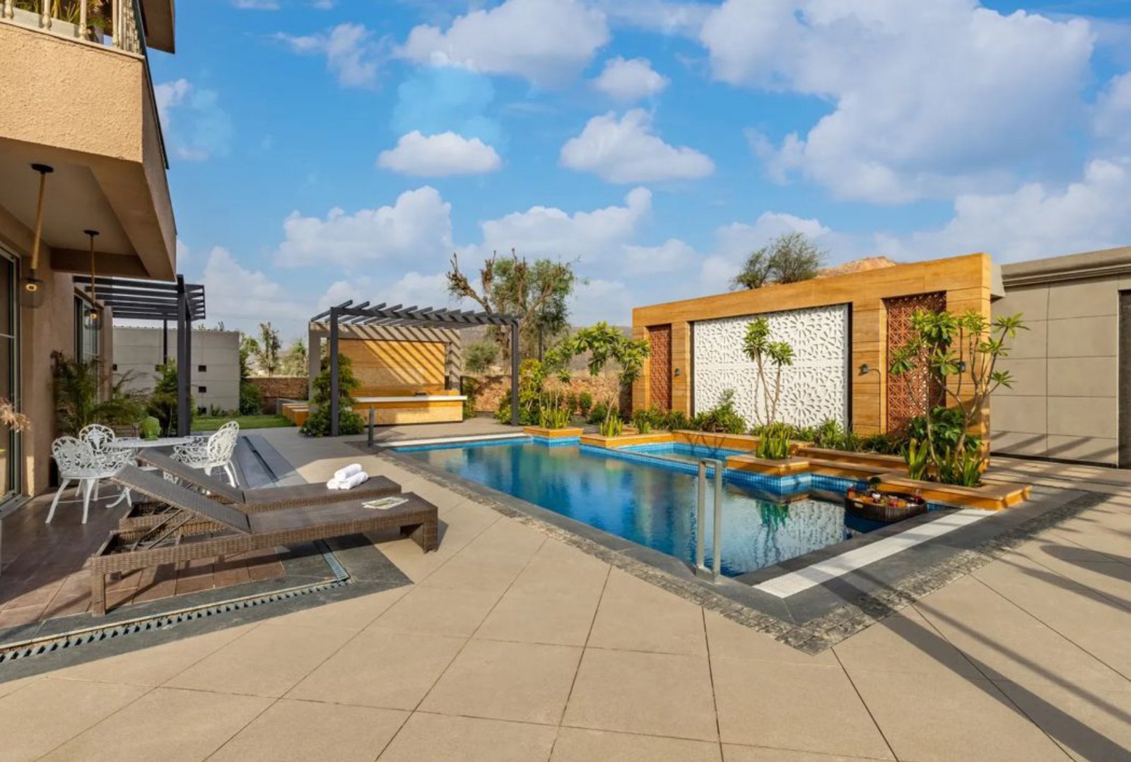 Royal Hillside Haven Jaipur