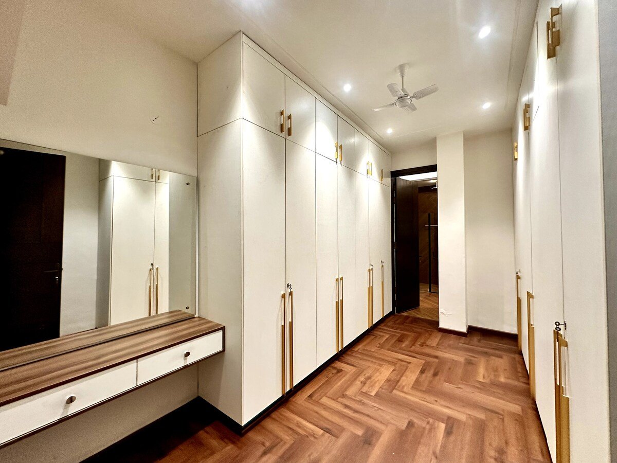 Luxmontage farm Delhi