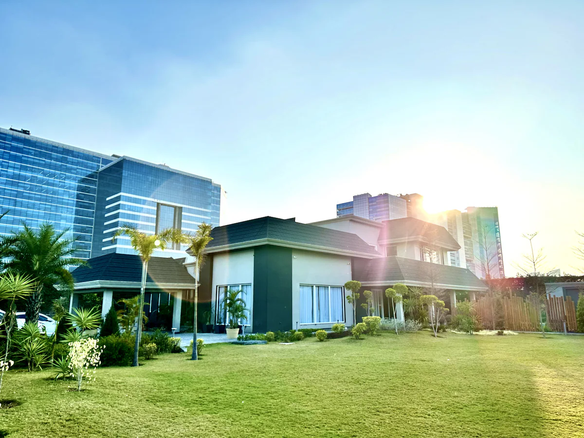 Luxmontage farm Delhi