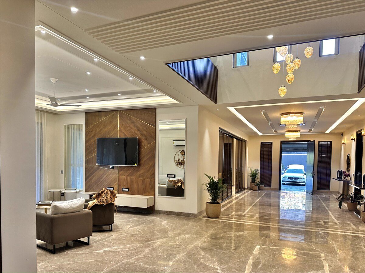 Luxmontage farm Delhi