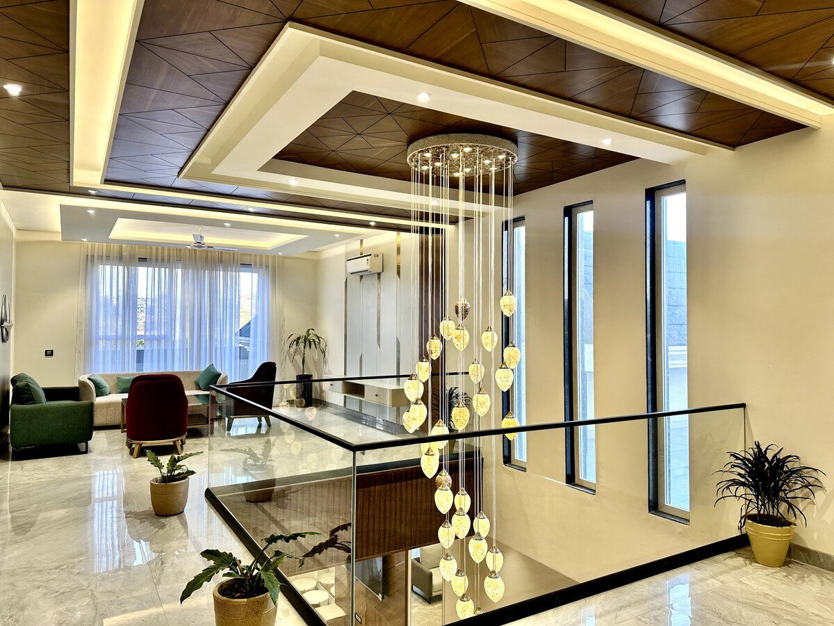 Luxmontage farm Delhi
