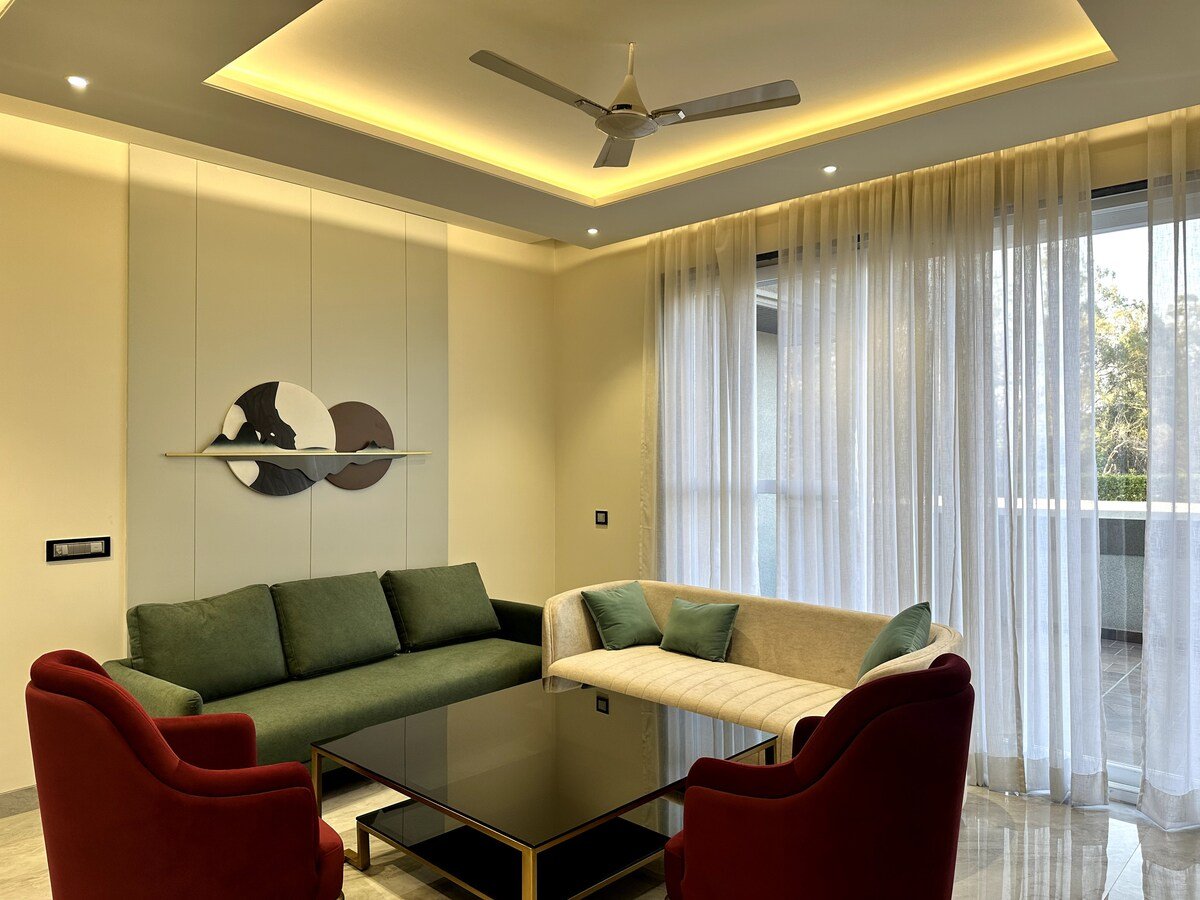 Luxmontage farm Delhi