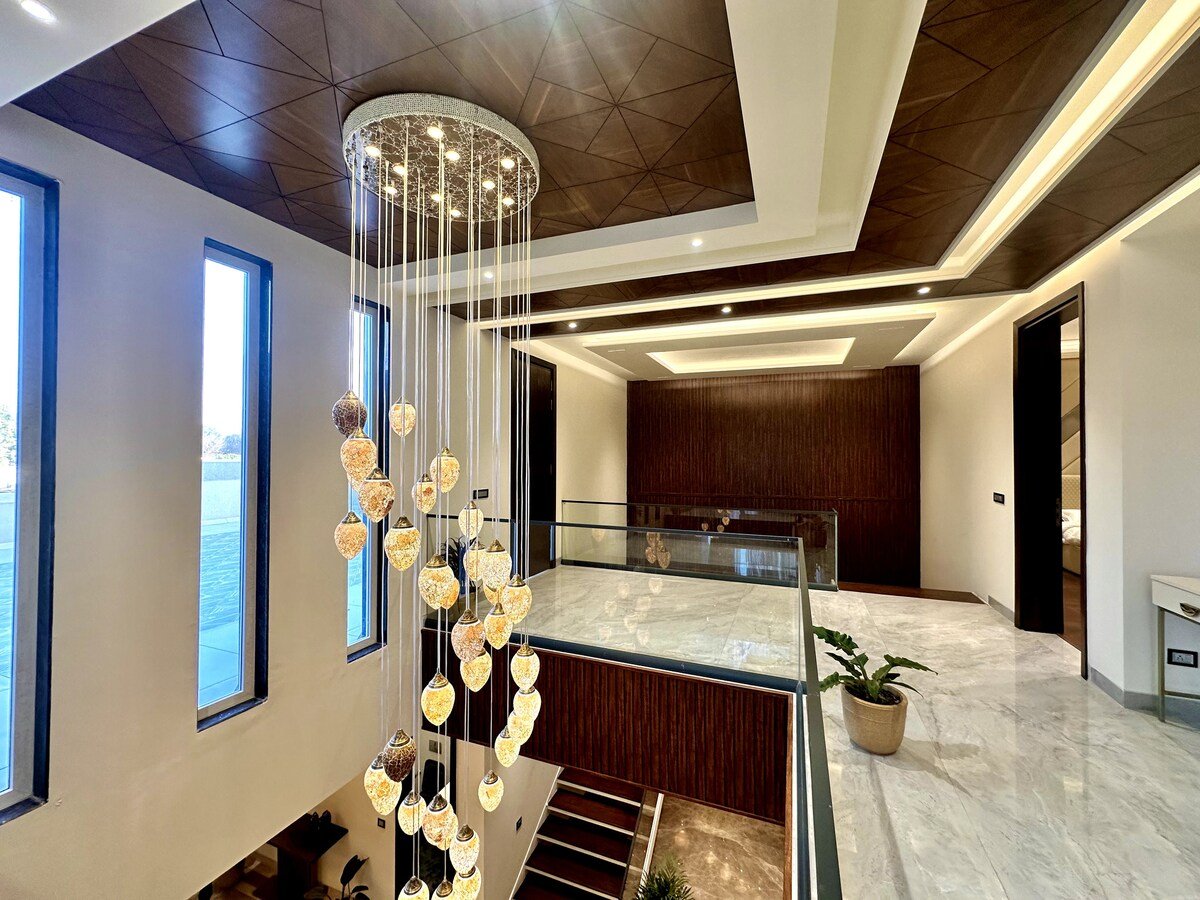 Luxmontage farm Delhi