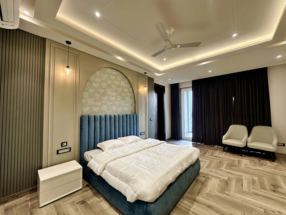 Luxmontage farm Delhi
