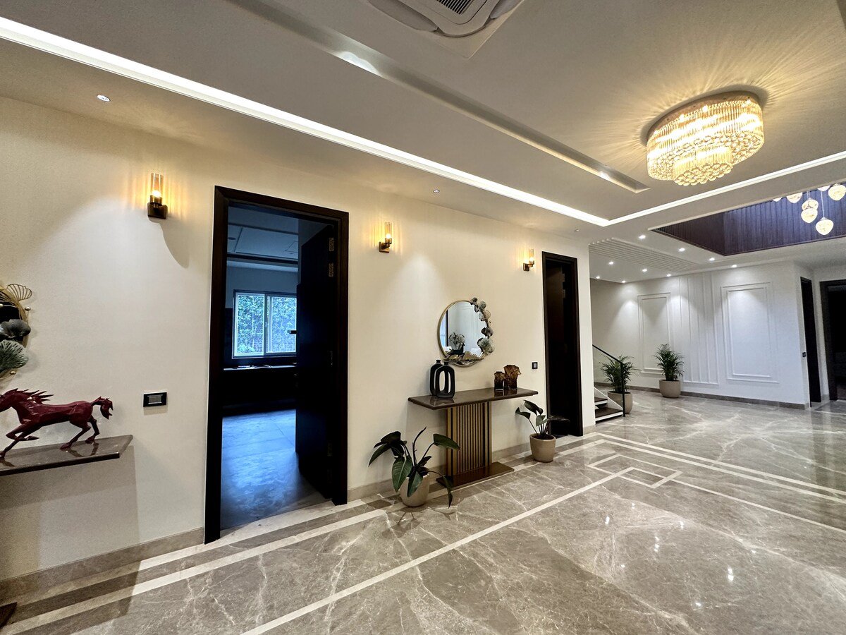 Luxmontage farm Delhi