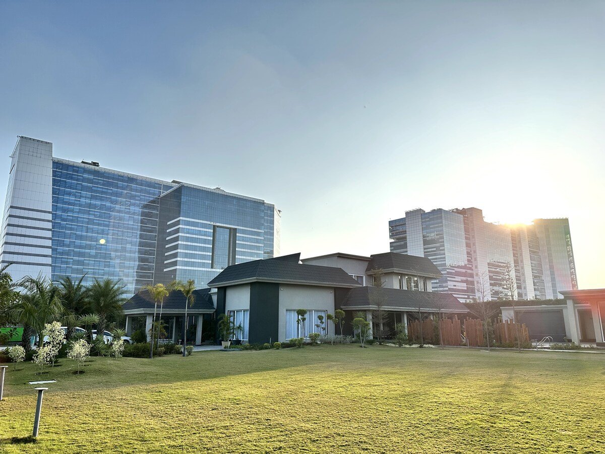 Luxmontage farm Delhi