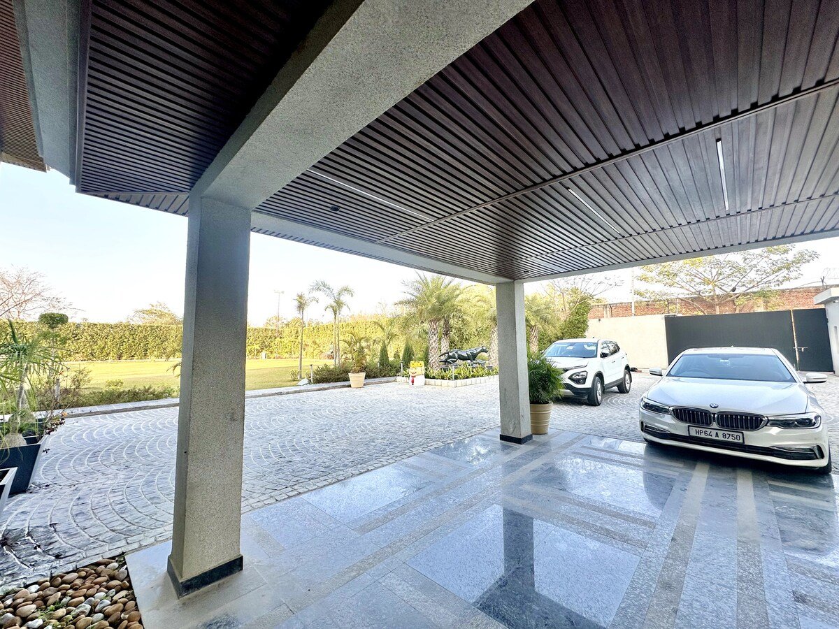 Luxmontage farm Delhi