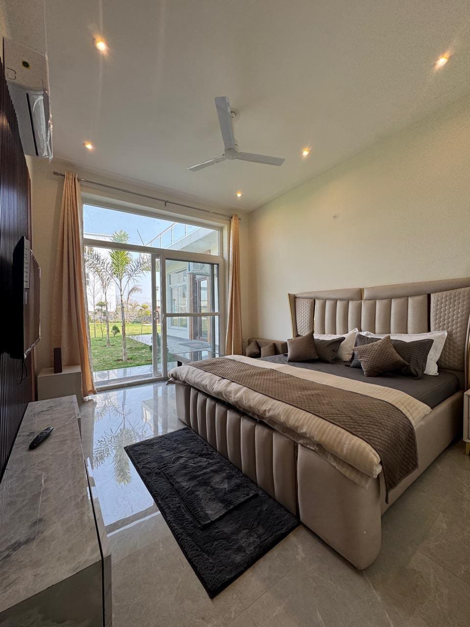 Galaxy Aravali Farm Gurgaon