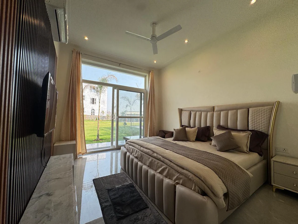 Galaxy Aravali Farm Gurgaon