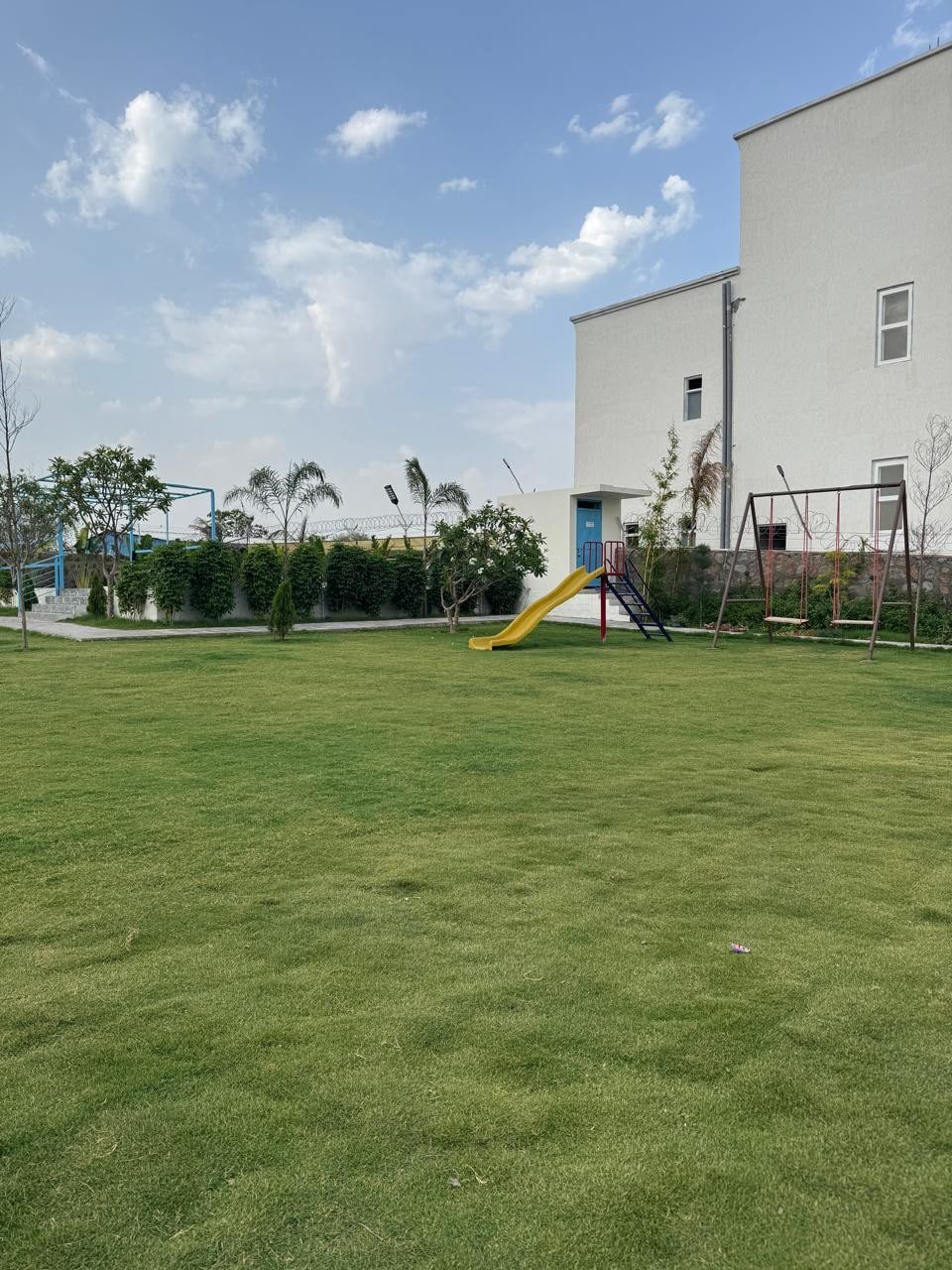 Galaxy Aravali Farm Gurgaon