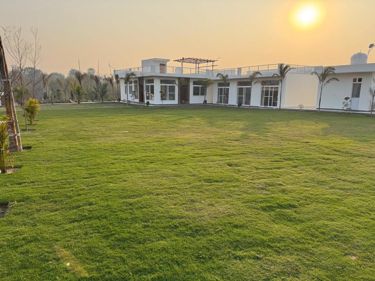 Galaxy Aravali Farm Gurgaon