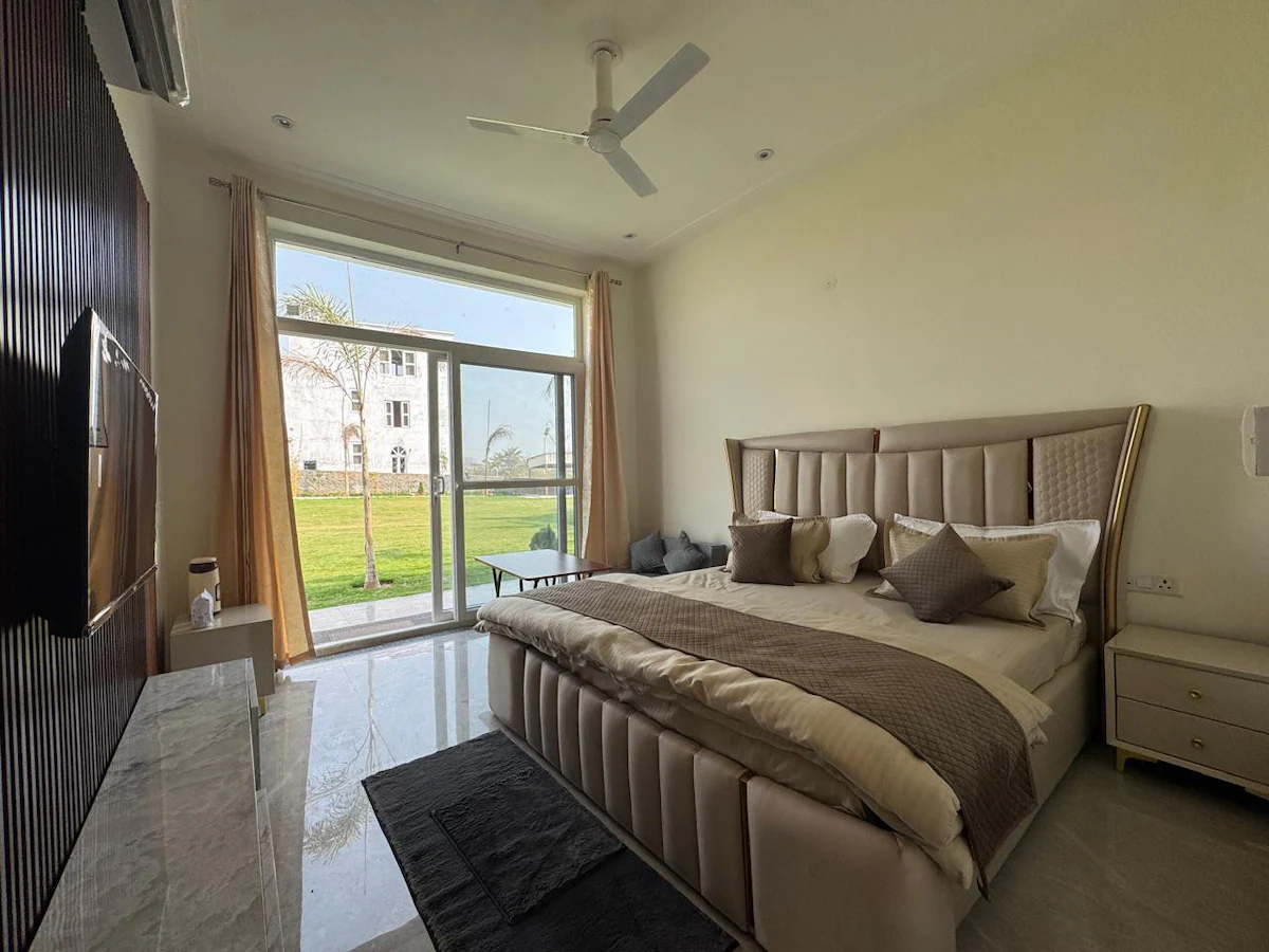 Galaxy Aravali Farm Gurgaon