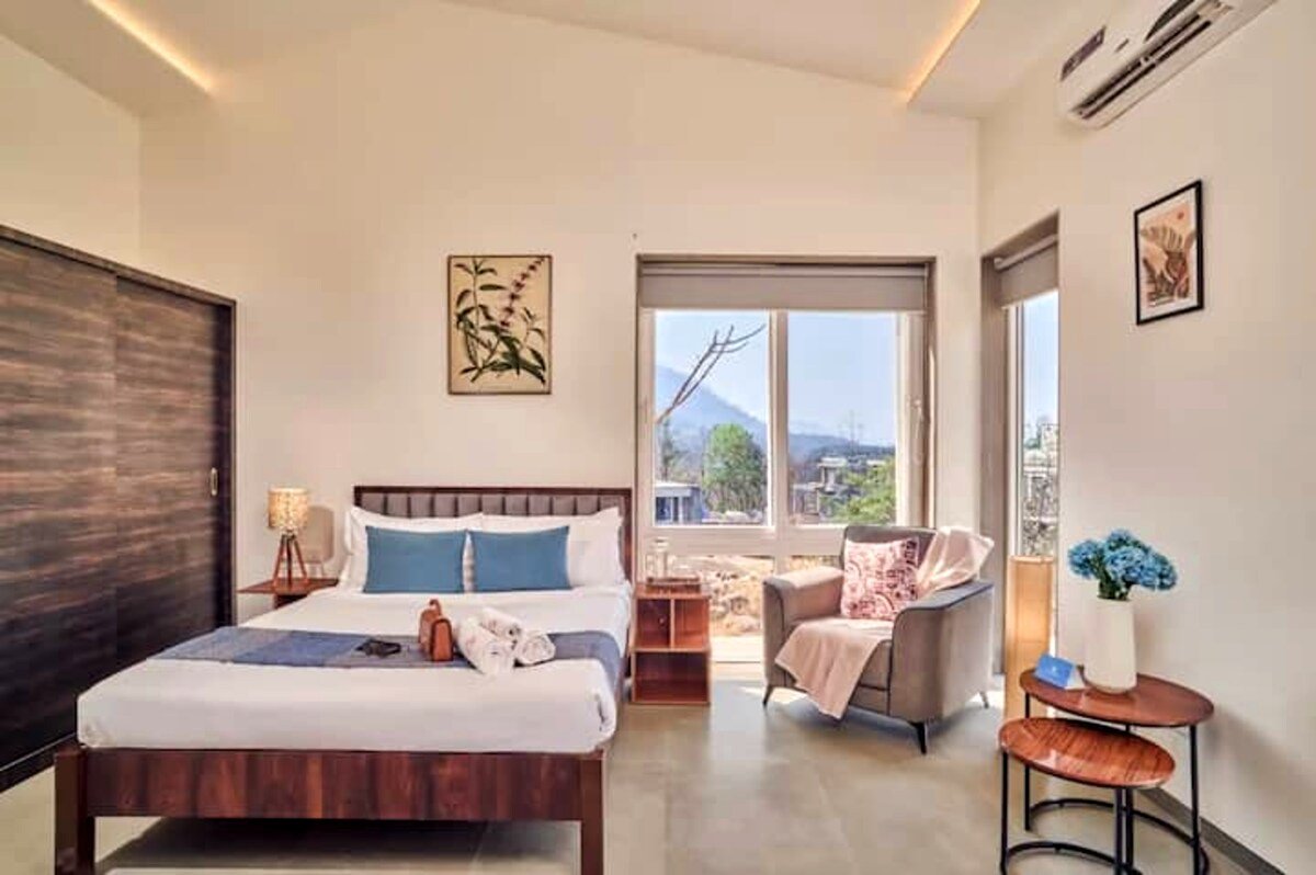 Sunrise Manor 3 BHK Pet Friendly Villa Lonavala