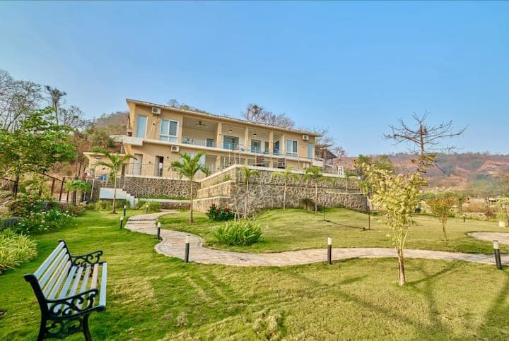 Sunrise Manor 3 BHK Pet Friendly Villa Lonavala