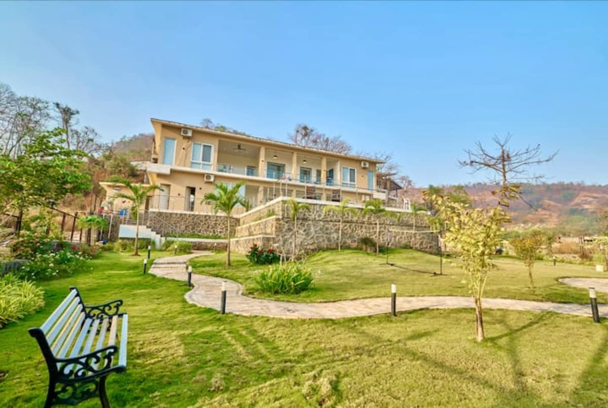 Sunrise Manor 3 BHK Pet Friendly Villa Lonavala