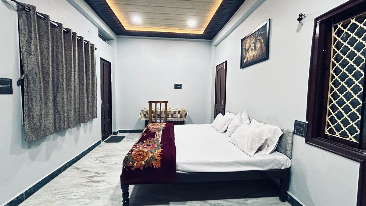The Ark Comfortable Stays Ujjain