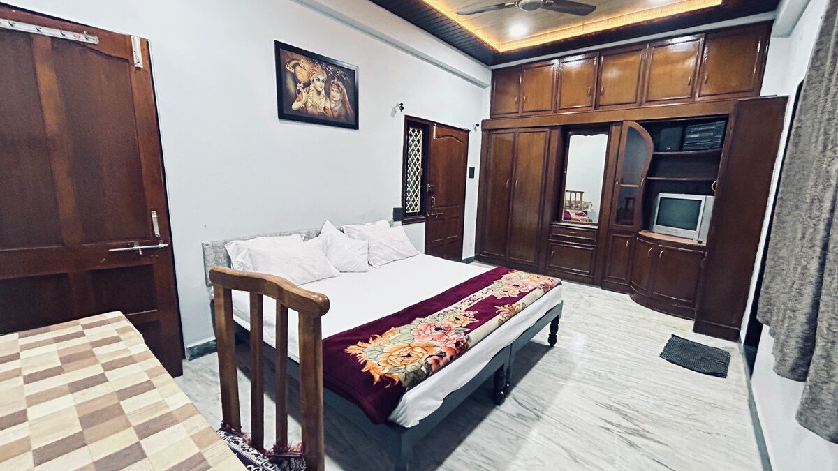 The Ark Comfortable Stays Ujjain