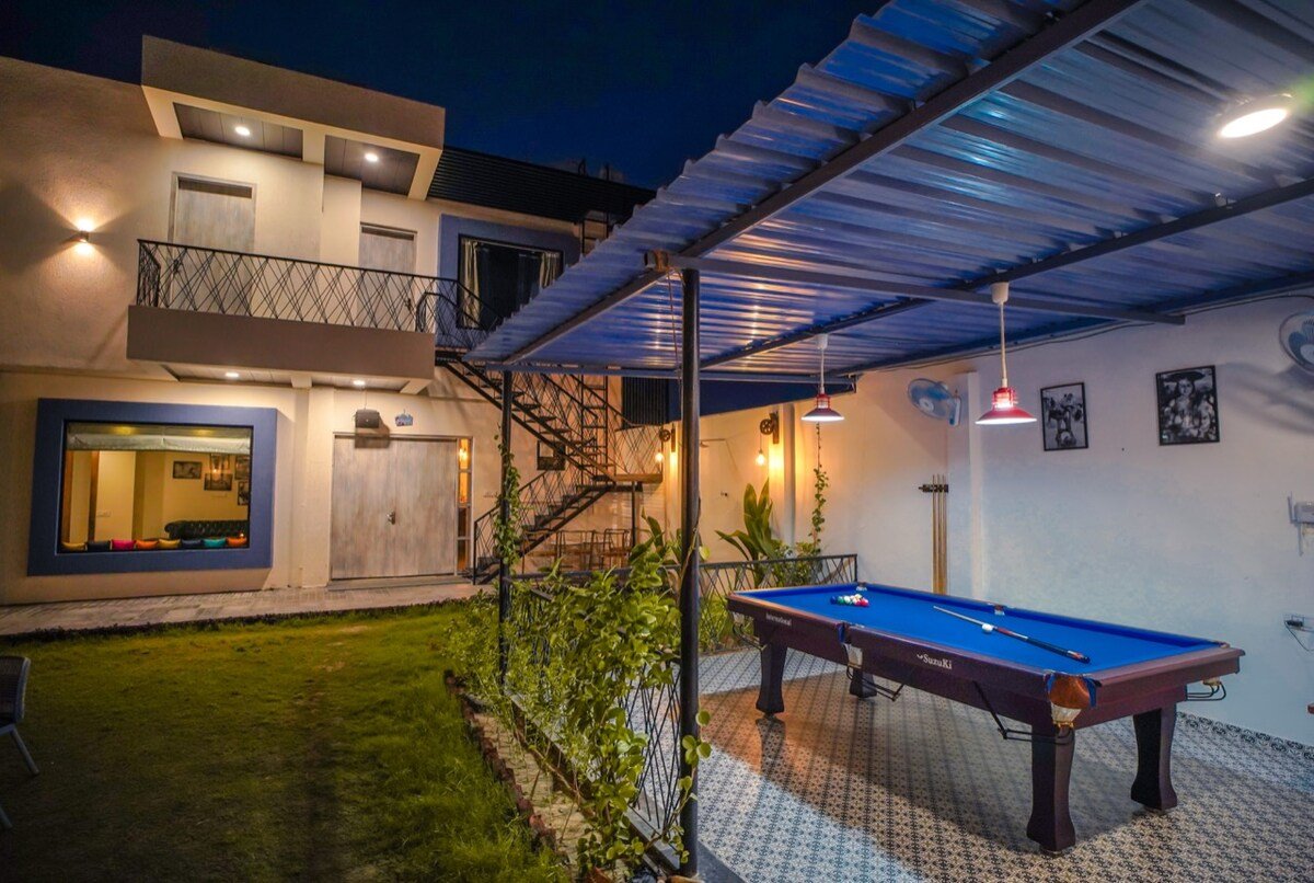 Oasis Outhouse Jaipur