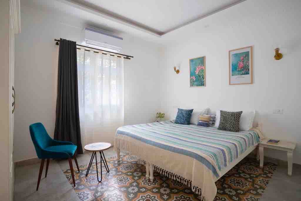 Sleek White 8BDR Villa Near Baga Beach
