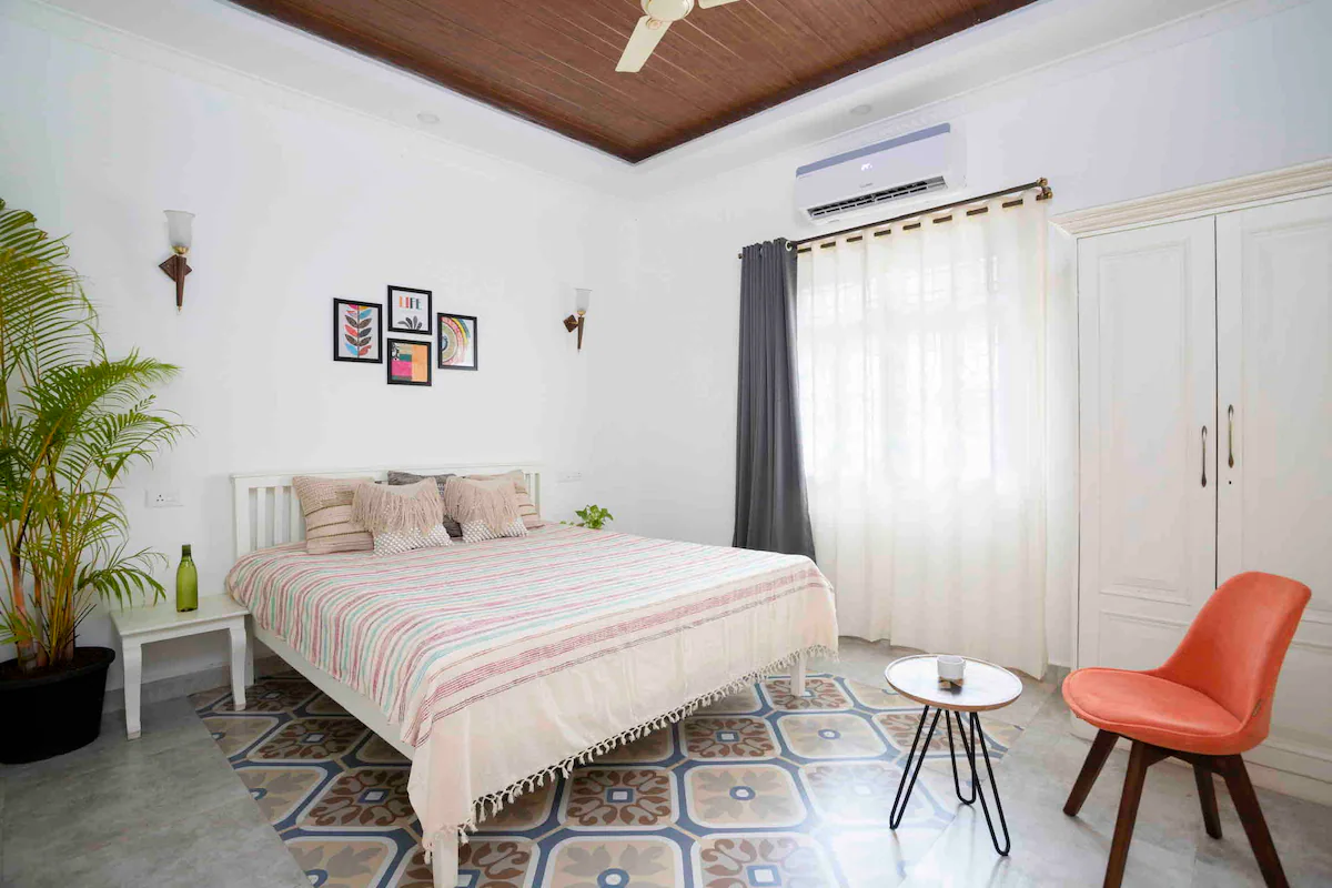Sleek White 8BDR Villa Near Baga Beach