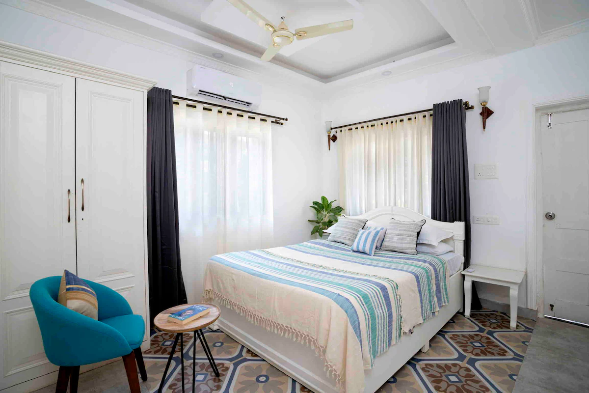 Sleek White 8BDR Villa Near Baga Beach