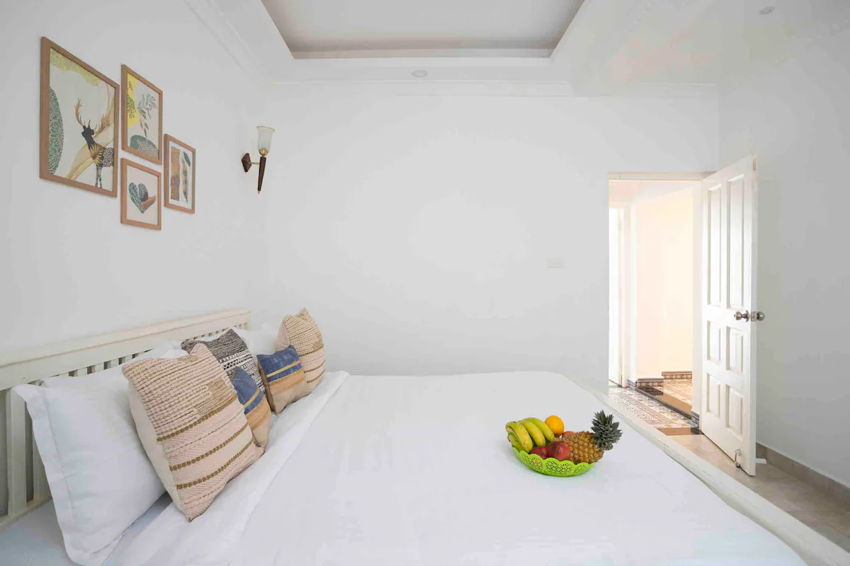 Sleek White 8BDR Villa Near Baga Beach