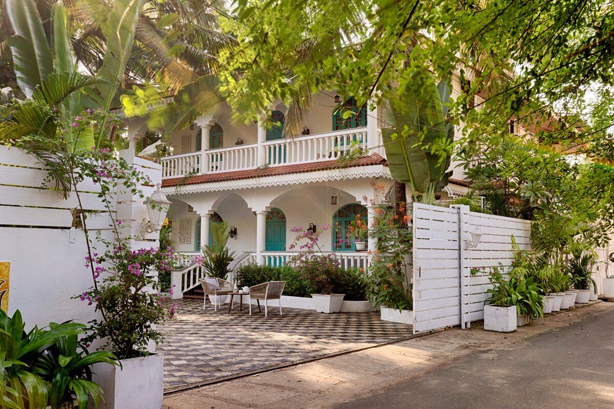 Sleek White 8BDR Villa Near Baga Beach