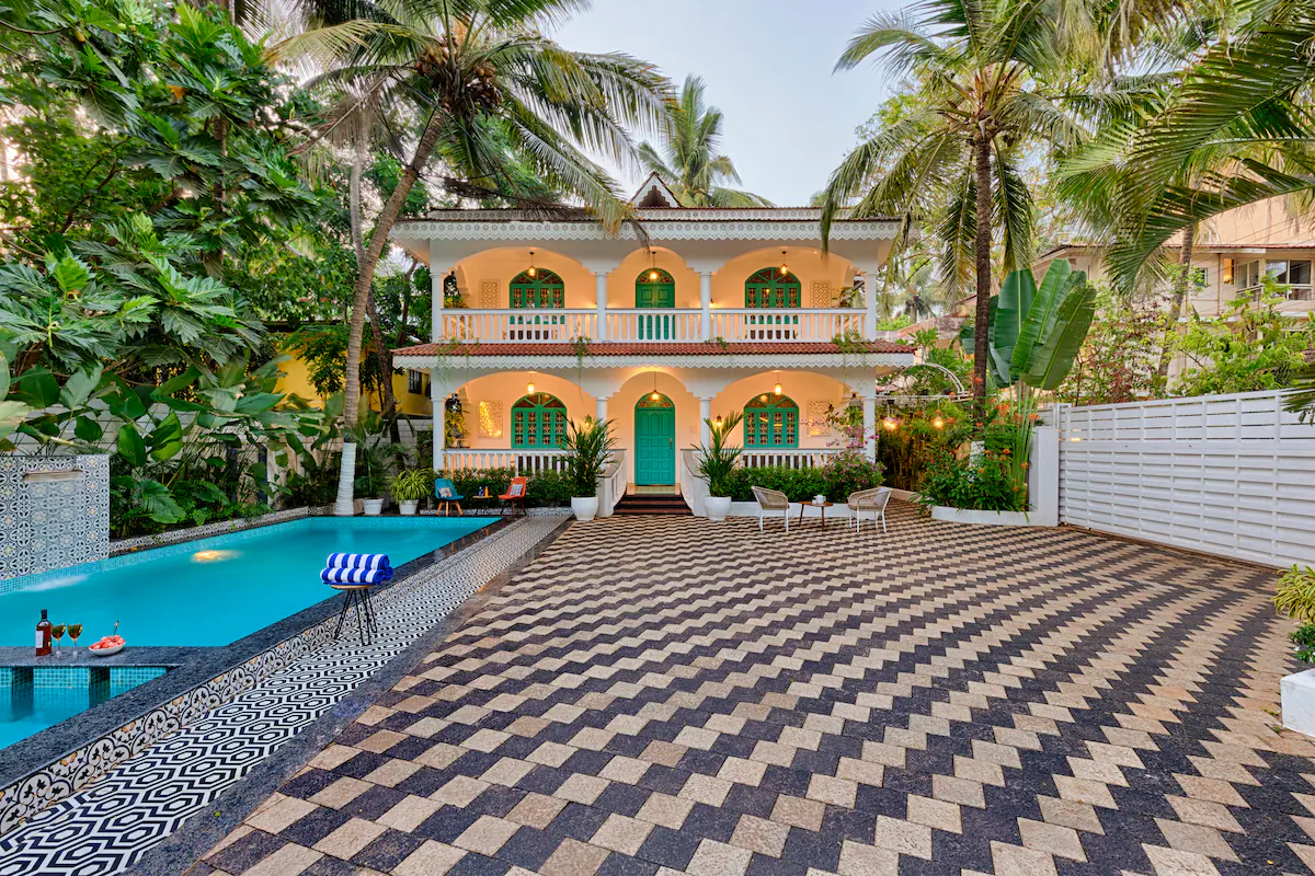 Sleek White 8BDR Villa Near Baga Beach