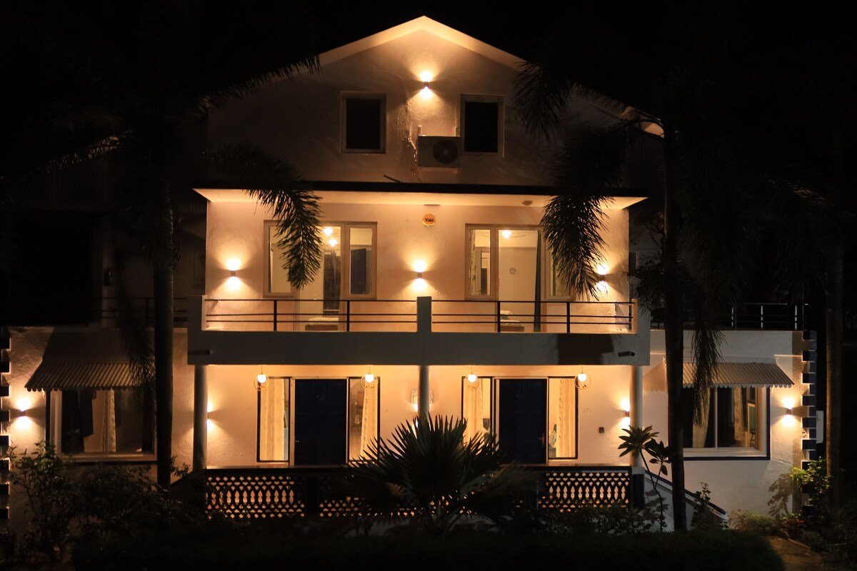Villa Santorini Varca Goa