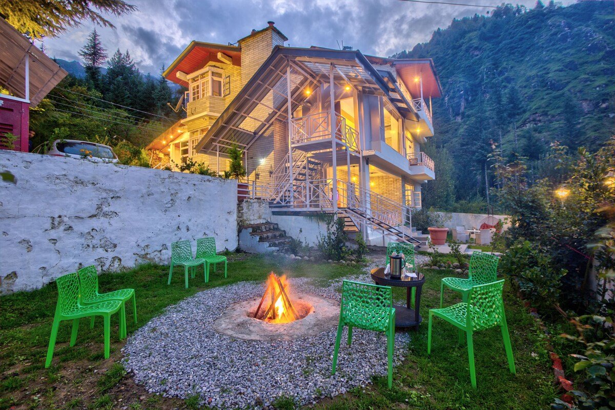 7DBR House in the Mid of Nature