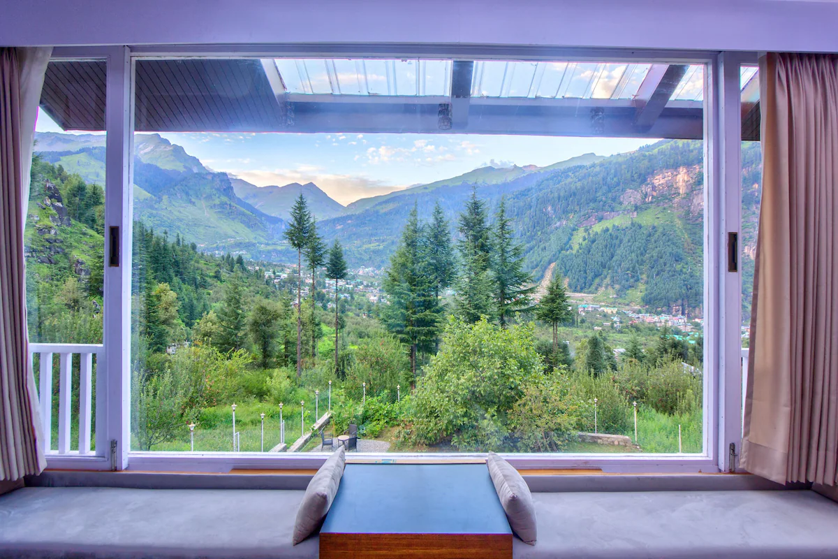 7DBR House in the Mid of Nature