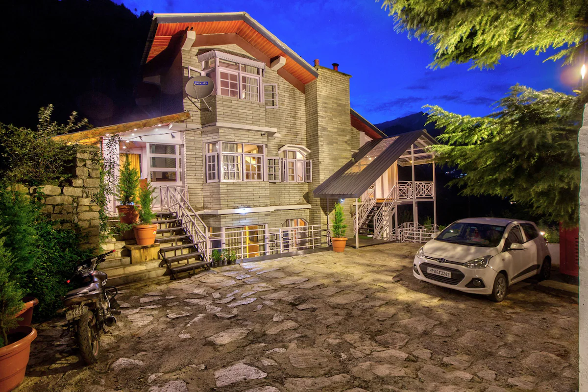 7DBR House in the Mid of Nature