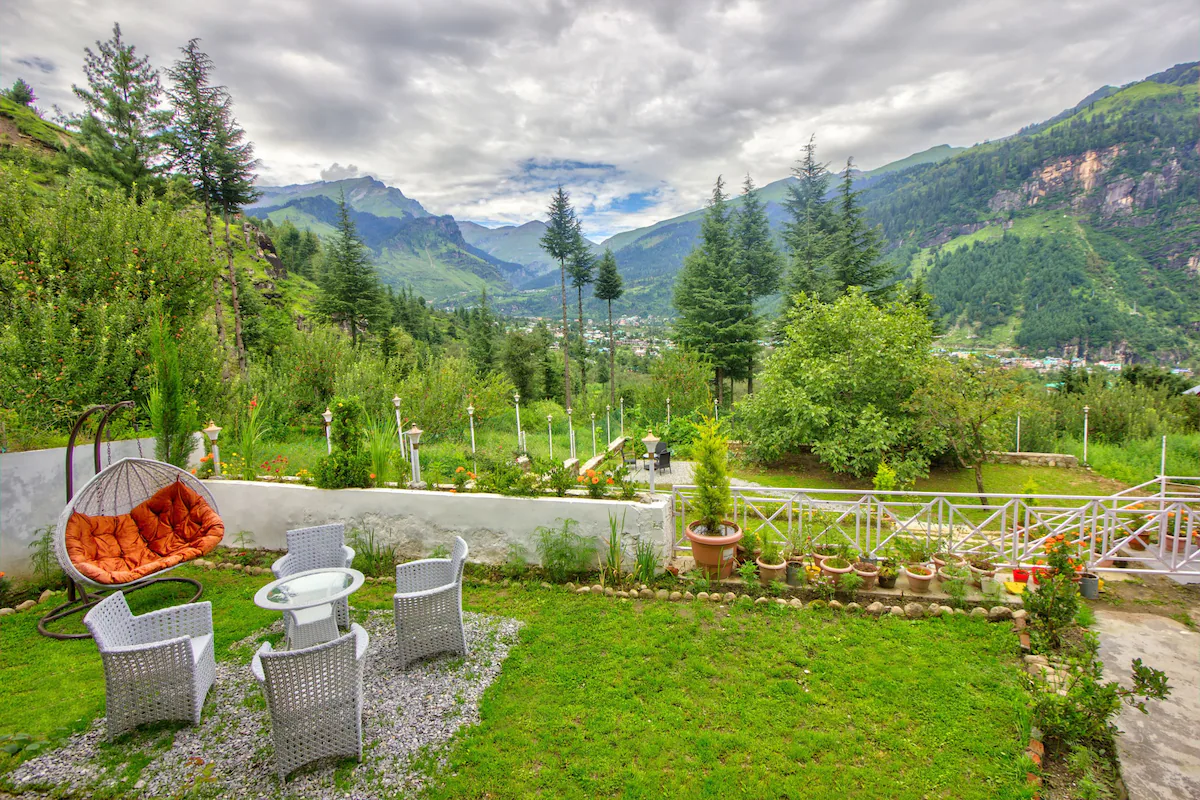 7DBR House in the Mid of Nature
