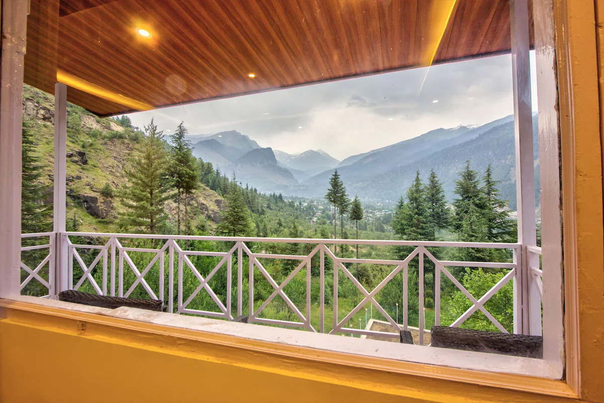 7DBR House in the Mid of Nature