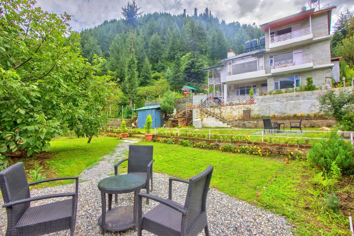 7DBR House in the Mid of Nature