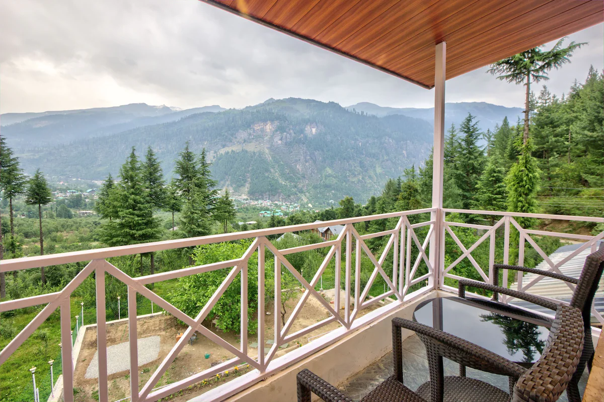 7DBR House in the Mid of Nature