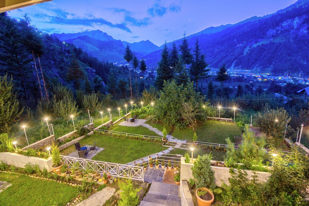 7DBR House in the Mid of Nature