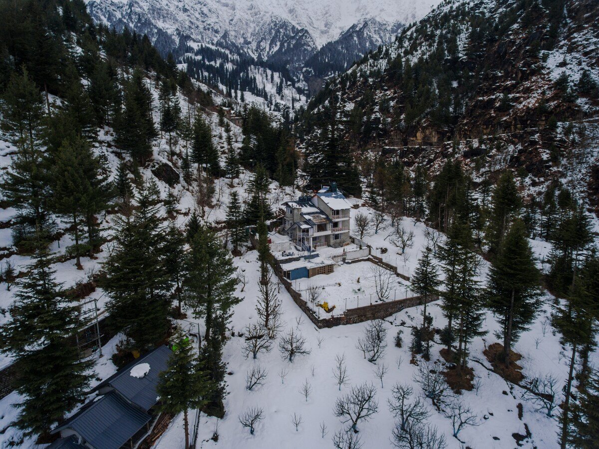 7DBR House in the Mid of Nature