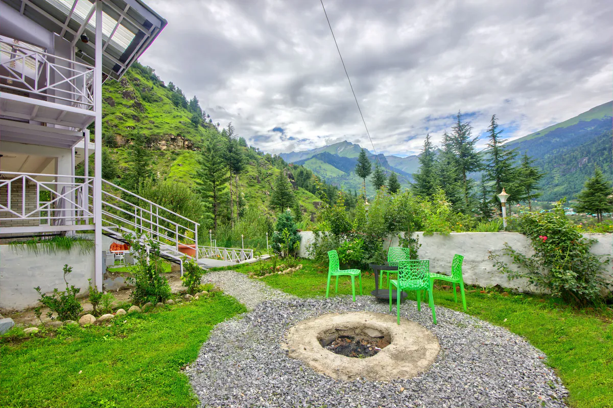 7DBR House in the Mid of Nature