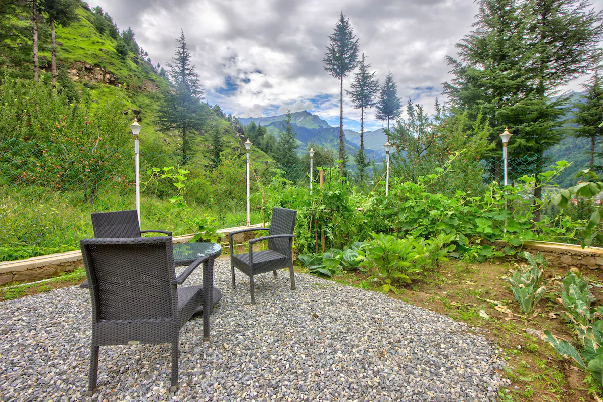 7DBR House in the Mid of Nature