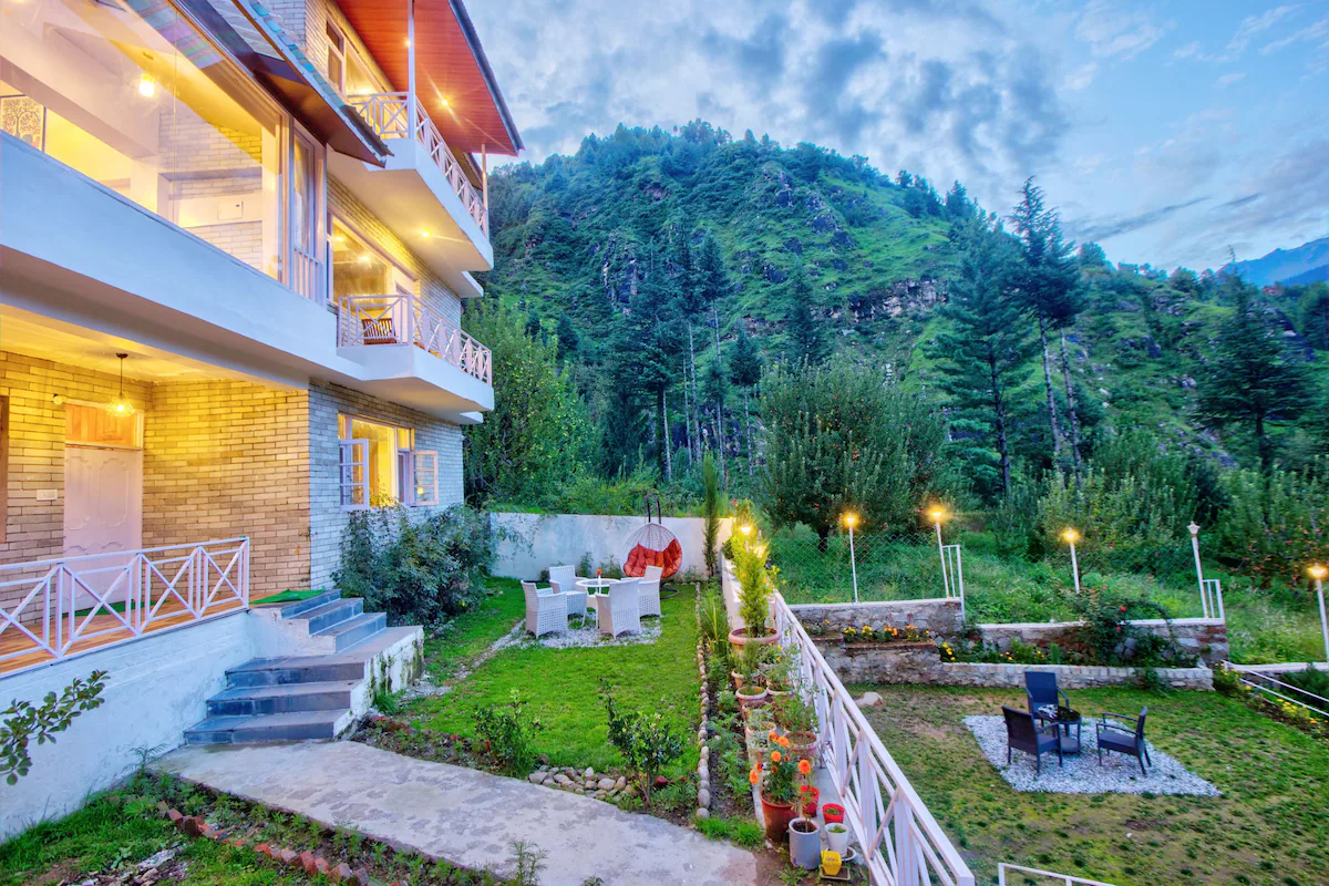 7DBR House in the Mid of Nature