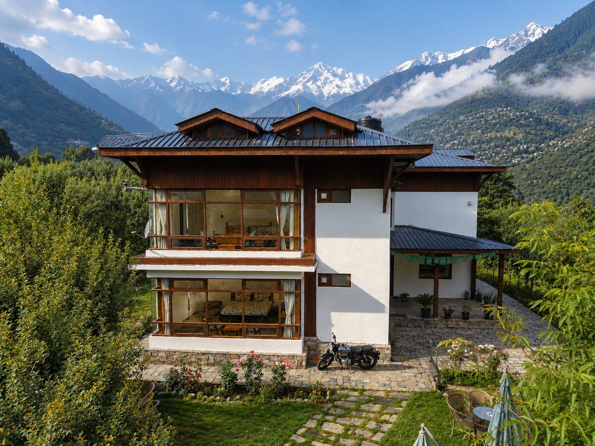Navyra Manali