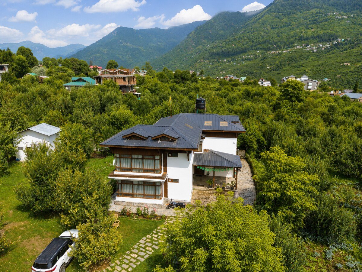 Navyra Manali